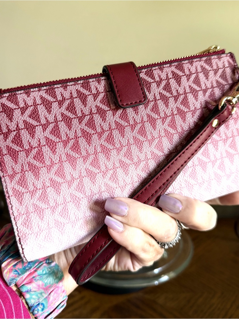 Michael Kors Deep Pink/red Ombre MK Signature Wristlet wallet bifold LIKE NEW